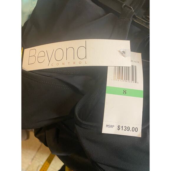 Beyond Control Women's Size 8 One Piece Sculpting Ruched Swimsuit Black NWT - Picture 6 of 6